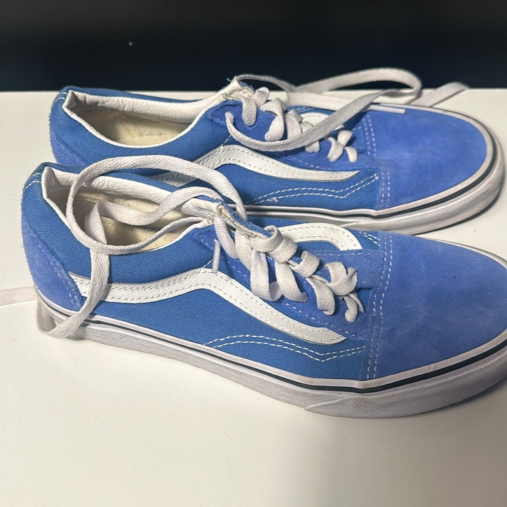 Vans - Picture 2 of 5